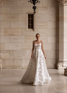 Missing image for Wedding dress 5629 custom size 4 in stock