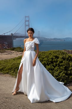 Missing image for Sample wedding dress S-645-Odrie size 4 in stock