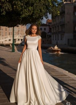 Missing image for Wedding dress 62