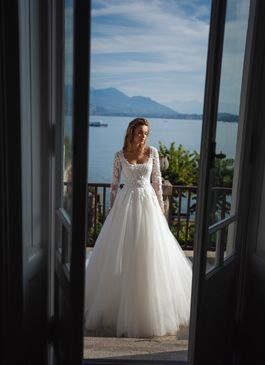 Missing image for Wedding dress Filares