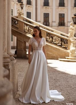 Missing image for Wedding dress 737