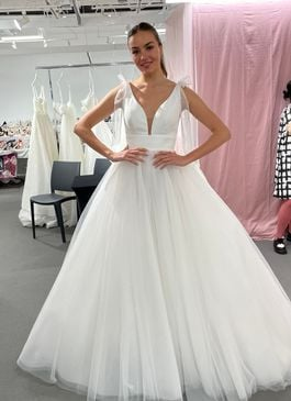 Missing image for Wedding dress Olive custom size 12-14 in stock