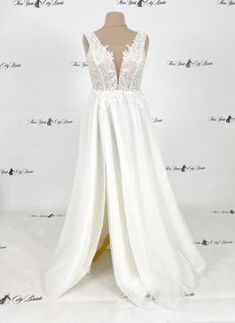 Missing image for Sample wedding dress 5301 size 10 in stock