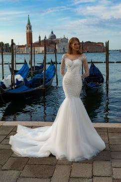 Missing image for Wedding dress Donatella size 18 in stock