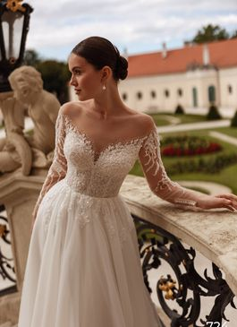 Missing image for Sample Wedding dress 724 Size 16 In Stock