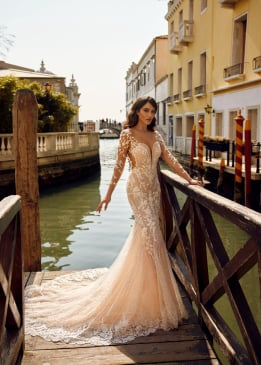 Missing image for Wedding dress 3054 size 8 in stock
