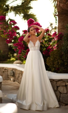 Missing image for Sample wedding dress Hester size 8 in stock