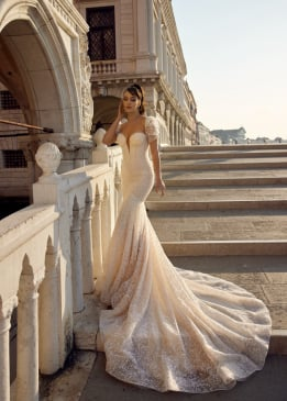 Missing image for Sample wedding dress 3048 size 8 in stock