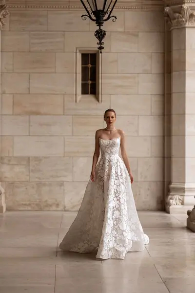 Missing image for Sample wedding dress 5629 custom size 2-4 in stock