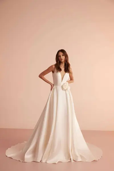 Missing image for Sample Wedding dress L 404 size 12 in stock