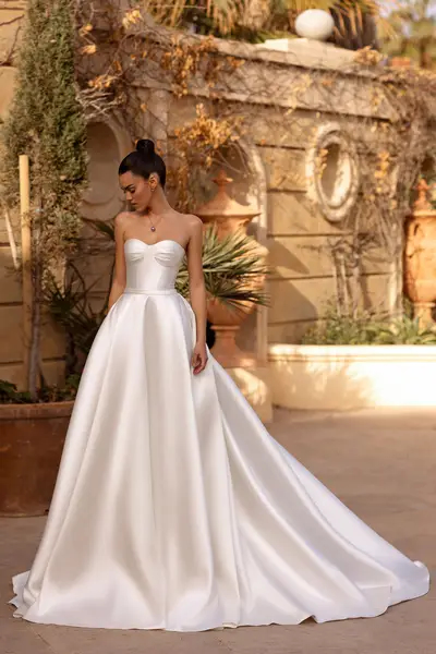 Missing image for Wedding dress Brigit