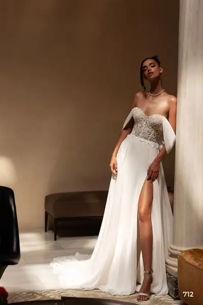 Missing image for Wedding dress 712