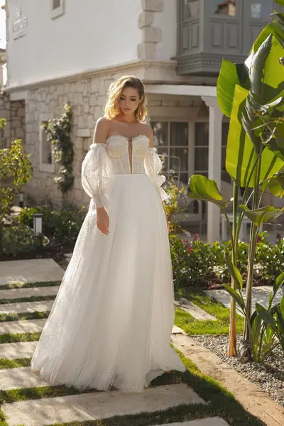 Missing image for Sample wedding dress Caron size 6 in stock