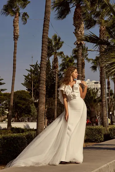 Missing image for Wedding dress Many