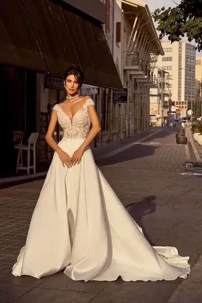 Missing image for Wedding dress Renata