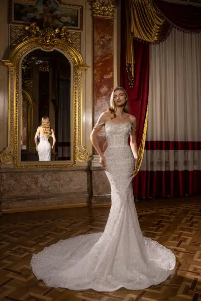 Missing image for Wedding dress April