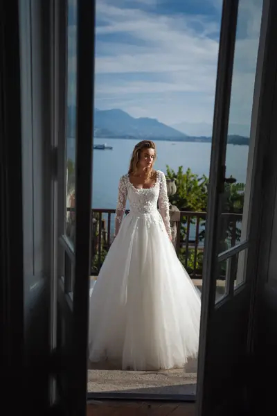 Missing image for Wedding dress Filares