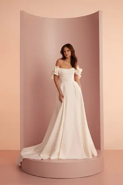 Missing image for Wedding dress L 402 