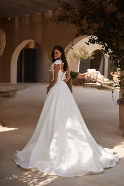 Missing image for Wedding train and flowers Viva 