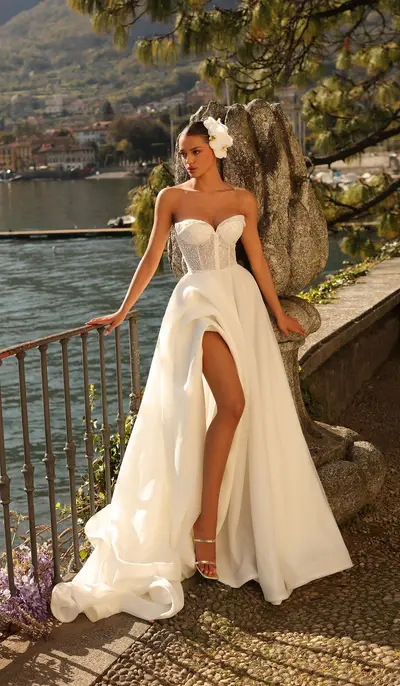 Missing image for Sample Wedding dress Daisy- size 6 in stock