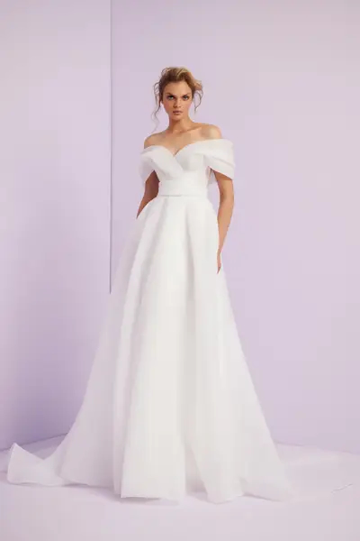 Missing image for Sample wedding dress L217 size 8 in stock