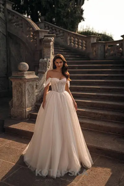 Missing image for Sample Wedding dress F 2605- size 10 in stock