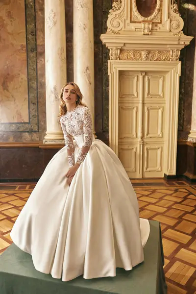 Missing image for Wedding dress Daliana size 12 in stock