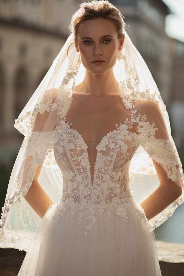 https://nycitybride.com/_next/image?url=https%3A%2F%2Fapi.nycitybride.com%2F%2Fuploads%2Fproducts%2Fnycb-1667485275329.jpg&w=640&q=75