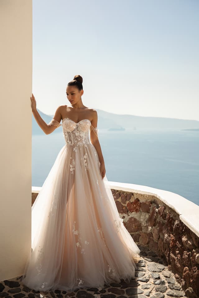 Dream Wedding Dress. Delicate Dress With a Tulle Skirt and Guipure