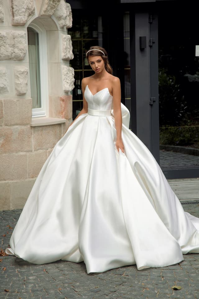 Strapless A-line Satin Wedding Dresses with Slit VW2088