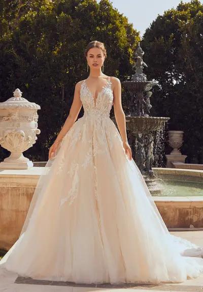 Missing image for Sample wedding dress Ravenna 2663 size 8 in stock