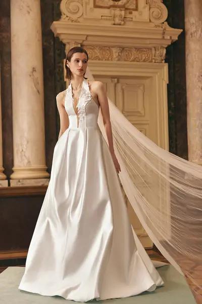 Missing image for Sample Wedding dress Torena size 6 in stock