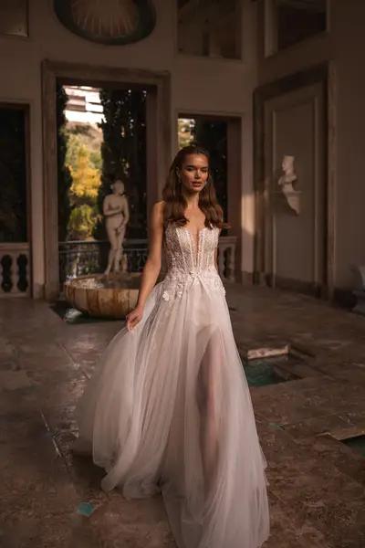 Missing image for Wedding dress VR-017