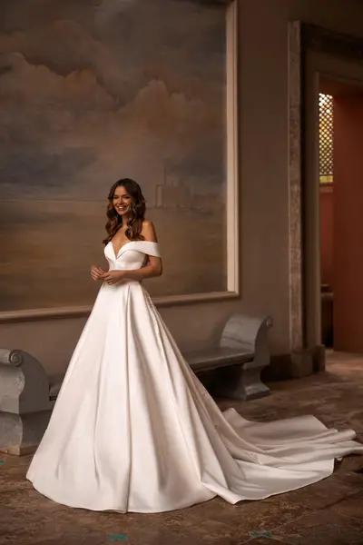 Missing image for Wedding dress VR-032