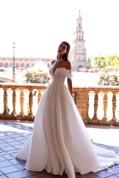 Missing image for Wedding dress 711