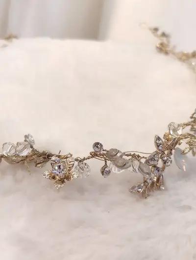 Missing image for Floral Bridal Tiara AT184