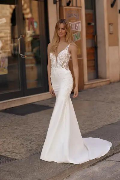 Missing image for Wedding dress Leona 