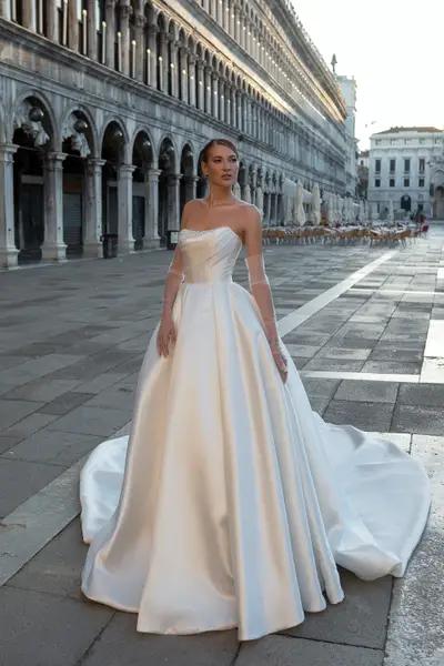 Missing image for Sample Wedding dress Vilma- size 10 in stock