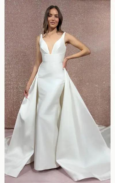 Missing image for Wedding dress Liona with overskirt