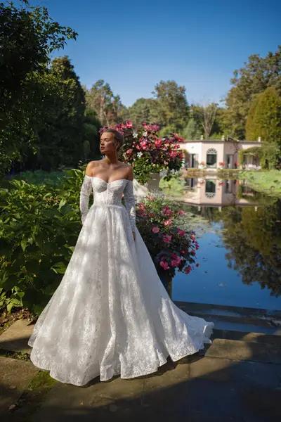Missing image for Sample Wedding dress Dolores - size 8 in stock