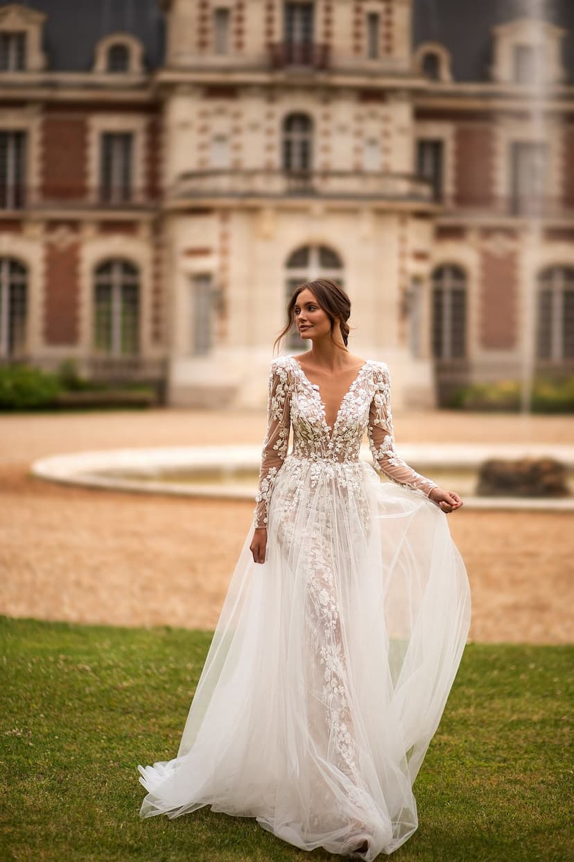 8 Spring Wedding Dresses Ideas For Your Perfect Day 