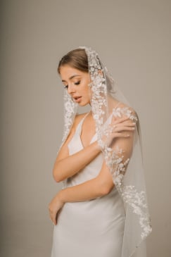 Missing image for Wedding veil 1084