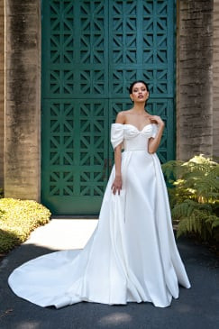 Missing image for Wedding dress S-655-Odette with train
