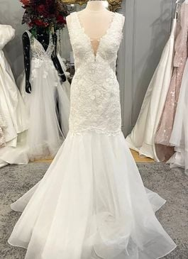 Missing image for Sample wedding dress LB2314 custom size 14 in stock