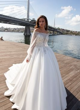 Missing image for Sample wedding dress 5206 size 6 in stock
