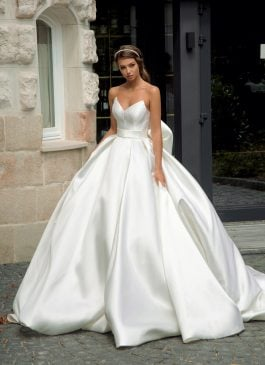 Missing image for Wedding dress Marisa size 8 in stock