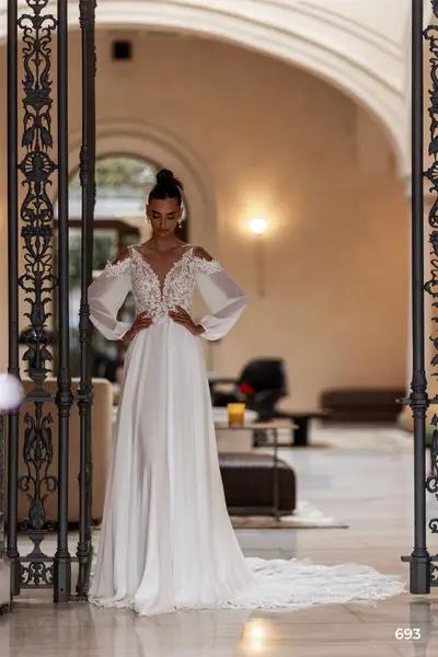 Missing image for Wedding dress 693 with overskirt