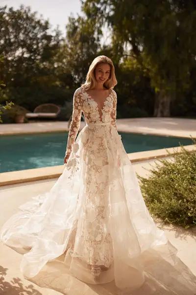 Missing image for Wedding dress ND-009 with overskirt